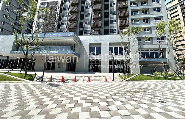 淡海櫻花步道三角金店建物外觀